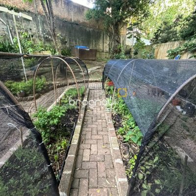Apartamento com 94m², 3 quartos (sendo 1 suíte), 2 garagens, no bairro Itacorubi em Florianópolis