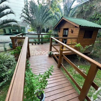 Apartamento com 94m², 3 quartos (sendo 1 suíte), 2 garagens, no bairro Itacorubi em Florianópolis