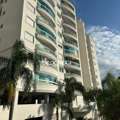 Apartamento com 94m², 3 quartos (sendo 1 suíte), 2 garagens, no bairro Itacorubi em Florianópolis