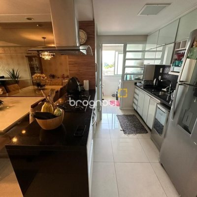 Apartamento com 94m², 3 quartos (sendo 1 suíte), 2 garagens, no bairro Itacorubi em Florianópolis