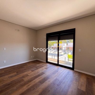 Casa com 153m², 3 quartos (sendo 3 suítes), 2 garagens, no bairro Rio Vermelho em Florianópolis
