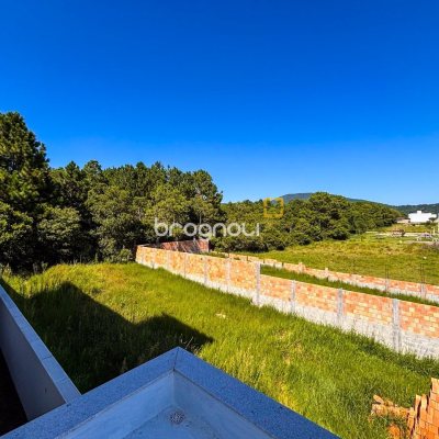 Casa com 153m², 3 quartos (sendo 3 suítes), 2 garagens, no bairro Rio Vermelho em Florianópolis