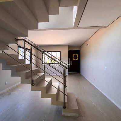 Casa com 153m², 3 quartos (sendo 3 suítes), 2 garagens, no bairro Rio Vermelho em Florianópolis