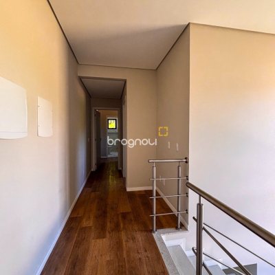 Casa com 153m², 3 quartos (sendo 3 suítes), 2 garagens, no bairro Rio Vermelho em Florianópolis