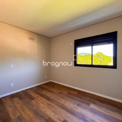 Casa com 153m², 3 quartos (sendo 3 suítes), 2 garagens, no bairro Rio Vermelho em Florianópolis