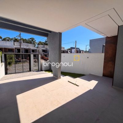 Casa com 153m², 3 quartos (sendo 3 suítes), 2 garagens, no bairro Rio Vermelho em Florianópolis