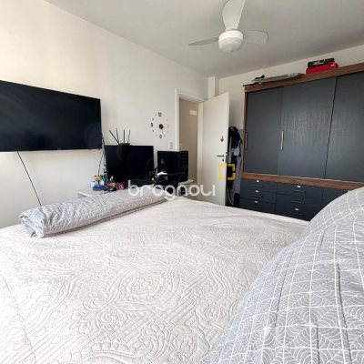 Apartamento com 202m², 4 quartos (sendo 3 suítes), 2 garagens, no bairro Centro em Florianópolis