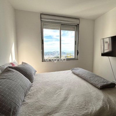 Apartamento com 202m², 4 quartos (sendo 3 suítes), 2 garagens, no bairro Centro em Florianópolis
