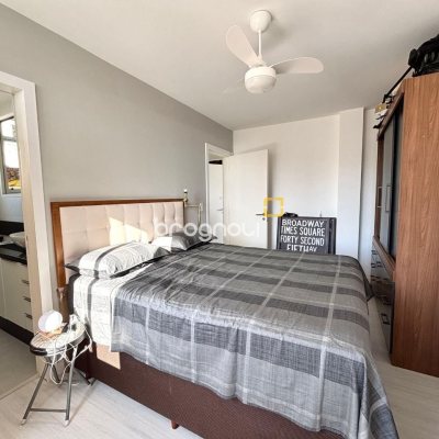 Apartamento com 202m², 4 quartos (sendo 3 suítes), 2 garagens, no bairro Centro em Florianópolis