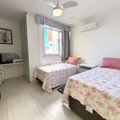 Apartamento com 202m², 4 quartos (sendo 3 suítes), 2 garagens, no bairro Centro em Florianópolis