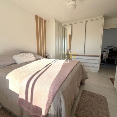 Apartamento com 202m², 4 quartos (sendo 3 suítes), 2 garagens, no bairro Centro em Florianópolis