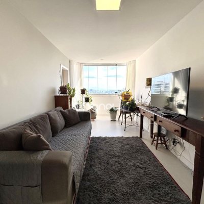 Apartamento com 202m², 4 quartos (sendo 3 suítes), 2 garagens, no bairro Centro em Florianópolis