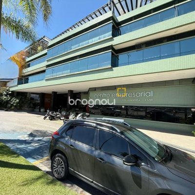 Sala com 531m², 5 garagens, no bairro Centro em Florianópolis
