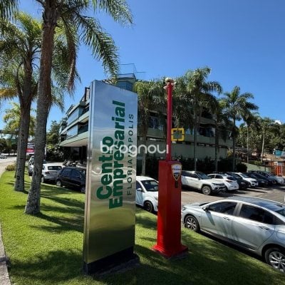 Sala com 531m², 5 garagens, no bairro Centro em Florianópolis