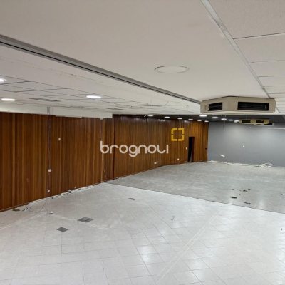 Sala com 531m², 5 garagens, no bairro Centro em Florianópolis