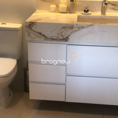 Cobertura com 213m², 3 quartos (sendo 3 suítes), 2 garagens, no bairro Barreiros em São José