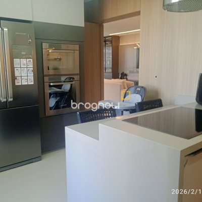 Cobertura com 213m², 3 quartos (sendo 3 suítes), 2 garagens, no bairro Barreiros em São José