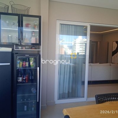 Cobertura com 213m², 3 quartos (sendo 3 suítes), 2 garagens, no bairro Barreiros em São José