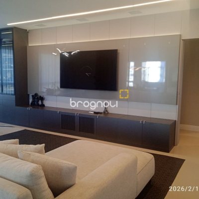 Cobertura com 213m², 3 quartos (sendo 3 suítes), 2 garagens, no bairro Barreiros em São José