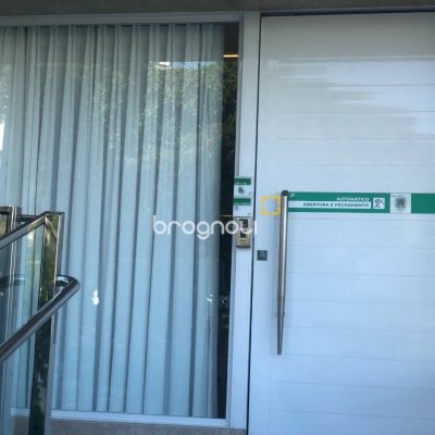 Cobertura com 213m², 3 quartos (sendo 3 suítes), 2 garagens, no bairro Barreiros em São José
