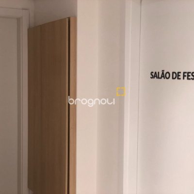 Cobertura com 213m², 3 quartos (sendo 3 suítes), 2 garagens, no bairro Barreiros em São José