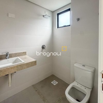 Apartamento com 73m², 2 quartos (sendo 1 suíte), 1 garagem, no bairro Monte Verde em Florianópolis