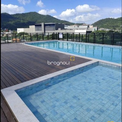 Apartamento com 74m², 2 quartos (sendo 1 suíte), 1 garagem, no bairro Monte Verde em Florianópolis