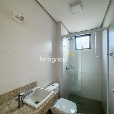 Apartamento com 74m², 2 quartos (sendo 1 suíte), 1 garagem, no bairro Monte Verde em Florianópolis