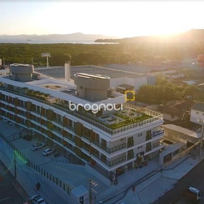 Apartamento com 74m², 2 quartos (sendo 1 suíte), 1 garagem, no bairro Monte Verde em Florianópolis