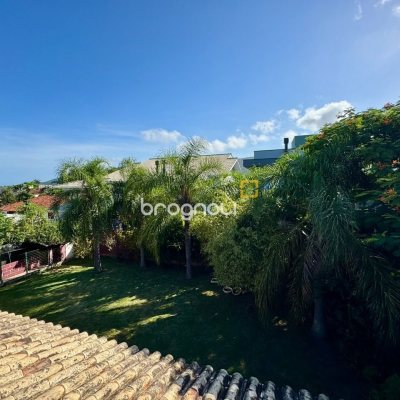 Casa com 378m², 4 quartos (sendo 3 suítes), 3 garagens, no bairro Lagoa da Conceição em Florianópolis