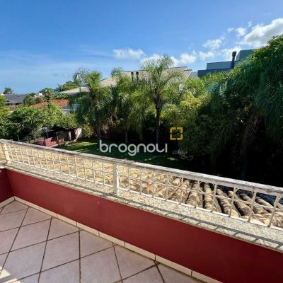 Casa com 378m², 4 quartos (sendo 3 suítes), 3 garagens, no bairro Lagoa da Conceição em Florianópolis