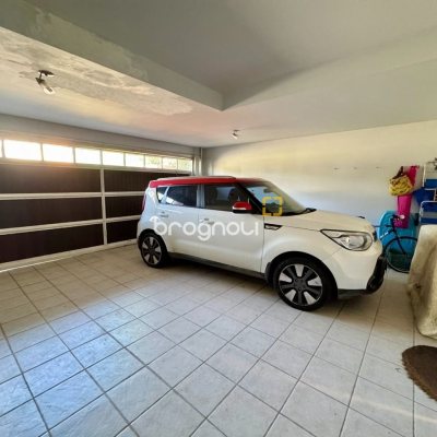 Casa com 378m², 4 quartos (sendo 3 suítes), 3 garagens, no bairro Lagoa da Conceição em Florianópolis