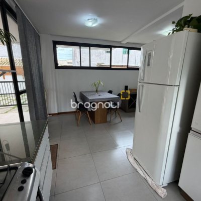 Casa de Condomínio com 118m², 3 quartos (sendo 1 suíte), 2 garagens, no bairro Campeche em Florianópolis