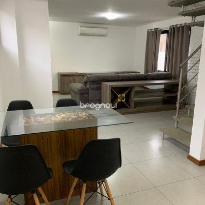 Casa de Condomínio com 118m², 3 quartos (sendo 1 suíte), 2 garagens, no bairro Campeche em Florianópolis