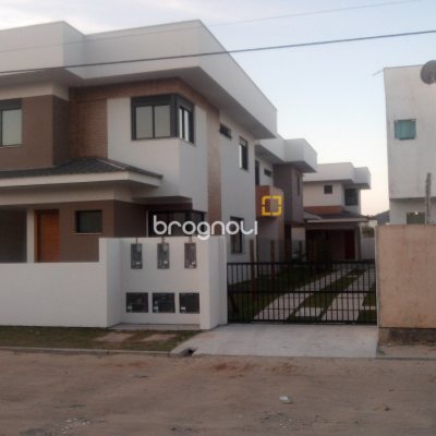 Casa de Condomínio com 118m², 3 quartos (sendo 1 suíte), 2 garagens, no bairro Campeche em Florianópolis