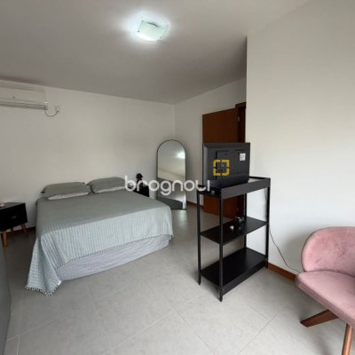 Casa de Condomínio com 118m², 3 quartos (sendo 1 suíte), 2 garagens, no bairro Campeche em Florianópolis