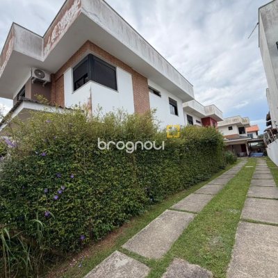Casa de Condomínio com 118m², 3 quartos (sendo 1 suíte), 2 garagens, no bairro Campeche em Florianópolis
