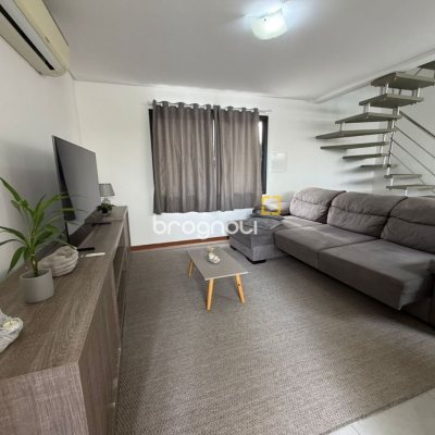 Casa de Condomínio com 118m², 3 quartos (sendo 1 suíte), 2 garagens, no bairro Campeche em Florianópolis
