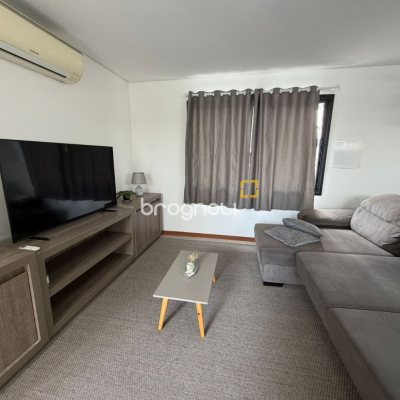 Casa de Condomínio com 118m², 3 quartos (sendo 1 suíte), 2 garagens, no bairro Campeche em Florianópolis