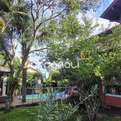 Casa com 288m², 5 quartos (sendo 1 suíte), 2 garagens, no bairro Campeche em Florianópolis