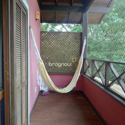 Casa com 288m², 5 quartos (sendo 1 suíte), 2 garagens, no bairro Campeche em Florianópolis