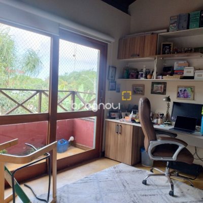 Casa com 288m², 5 quartos (sendo 1 suíte), 2 garagens, no bairro Campeche em Florianópolis