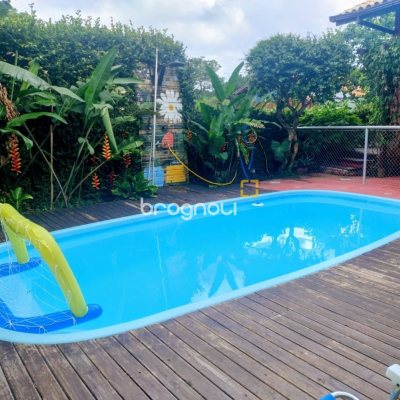 Casa com 288m², 5 quartos (sendo 1 suíte), 2 garagens, no bairro Campeche em Florianópolis