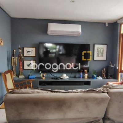 Casa com 288m², 5 quartos (sendo 1 suíte), 2 garagens, no bairro Campeche em Florianópolis