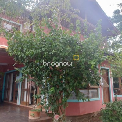 Casa com 288m², 5 quartos (sendo 1 suíte), 2 garagens, no bairro Campeche em Florianópolis