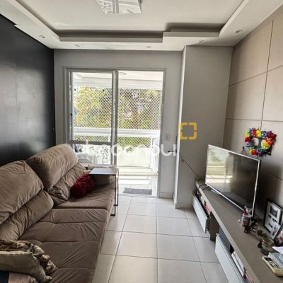 Apartamento com 69m², 2 quartos (sendo 2 suítes), 2 garagens, no bairro Coqueiros em Florianópolis