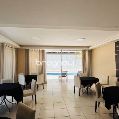 Apartamento com 69m², 2 quartos (sendo 2 suítes), 2 garagens, no bairro Coqueiros em Florianópolis