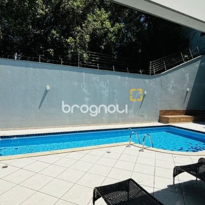Apartamento com 69m², 2 quartos (sendo 2 suítes), 2 garagens, no bairro Coqueiros em Florianópolis