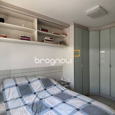 Apartamento com 69m², 2 quartos (sendo 2 suítes), 2 garagens, no bairro Coqueiros em Florianópolis