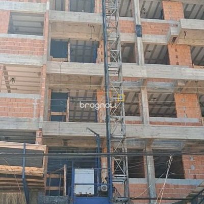 Apartamento com 59m², 2 quartos, 1 garagem, no bairro Areias em São José